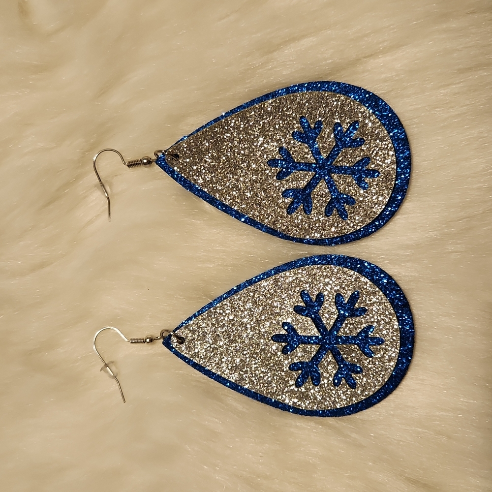 NWT Layered Glitter Snowflake Earrings